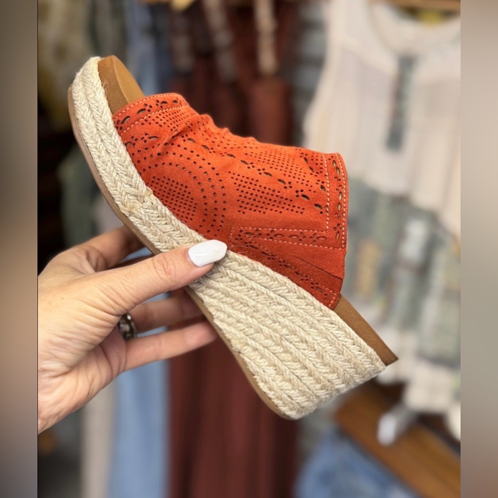 NIB Boho Festival Very G Marie Espadrille Rust Eyelet Wedge Sandals - Picture 4 of 6
